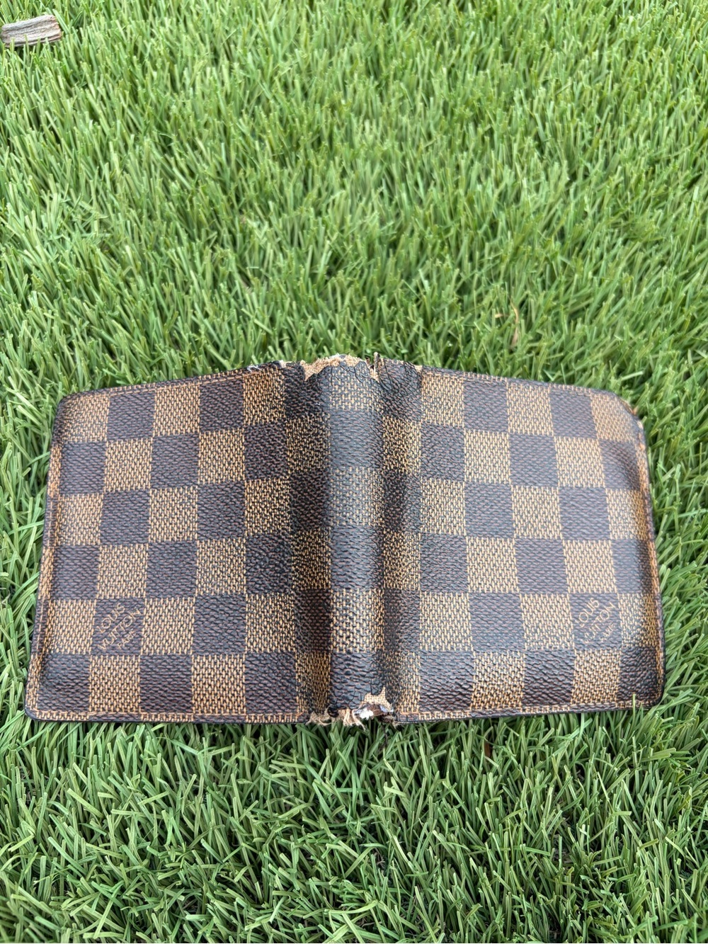 Men’s Louis Vuitton Damier Wallet Billfold Authentic 2003 DateCode Damaged - Picture 10 of 12